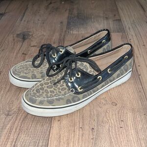 Super cute cheetah and patent leather sperry top siders